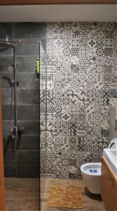 Centrally Located , Brand New, Cozy Apartment With Parking Sofía Exterior foto